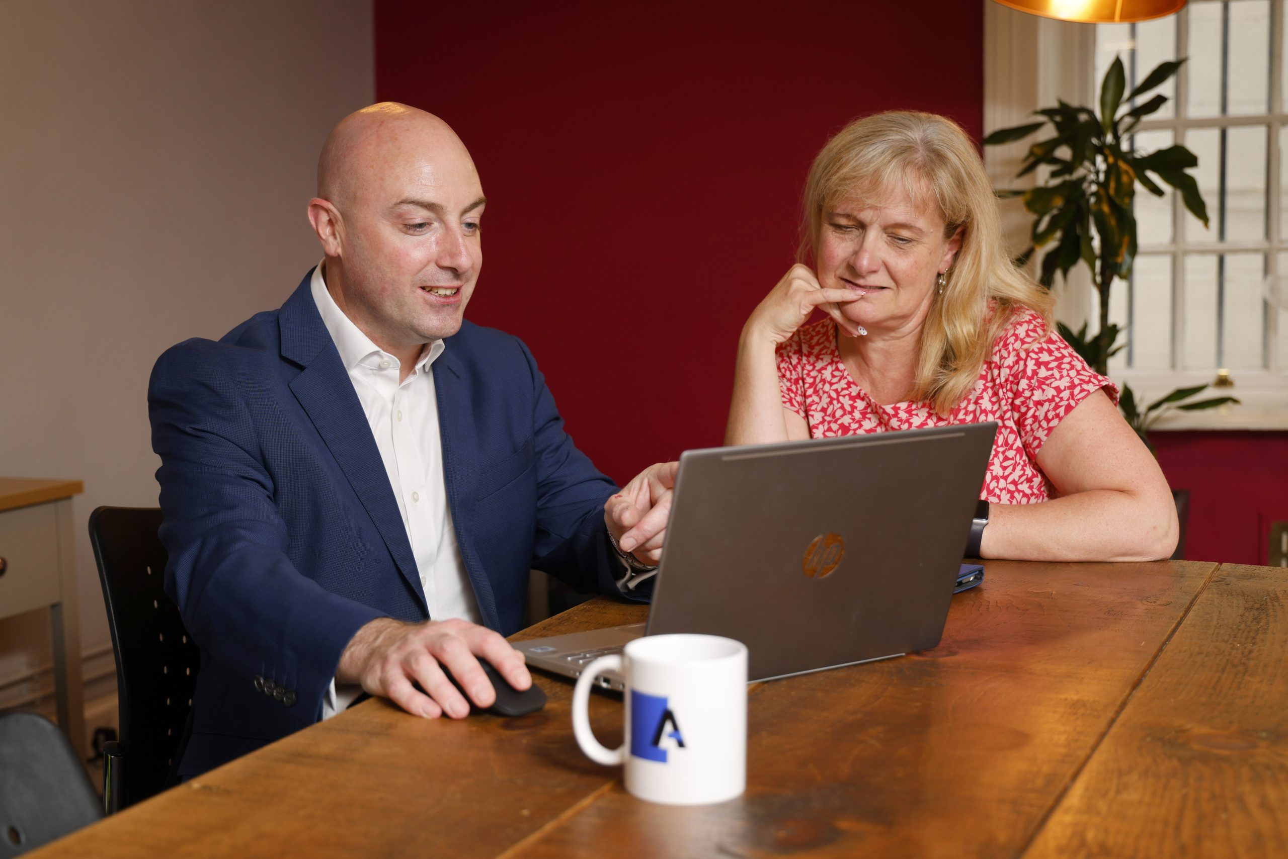 Building Surveyor providing independent property advice